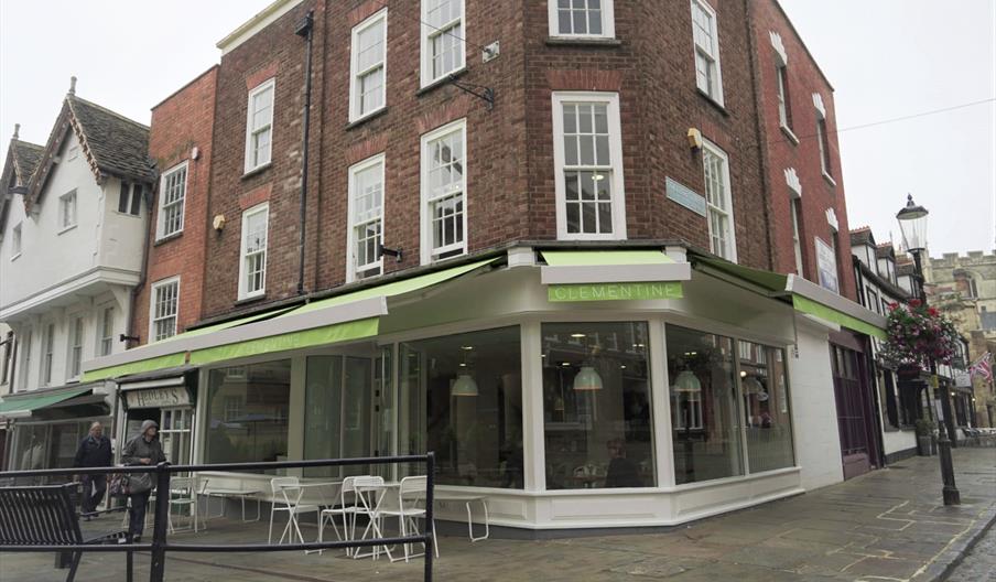 The outside of Clementine The outside of Clementine